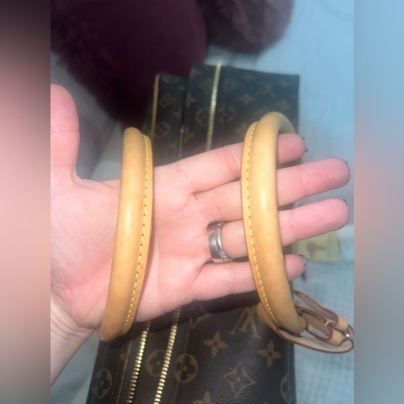 Louis Vuitton Travel Bag - Picture 8 of 11